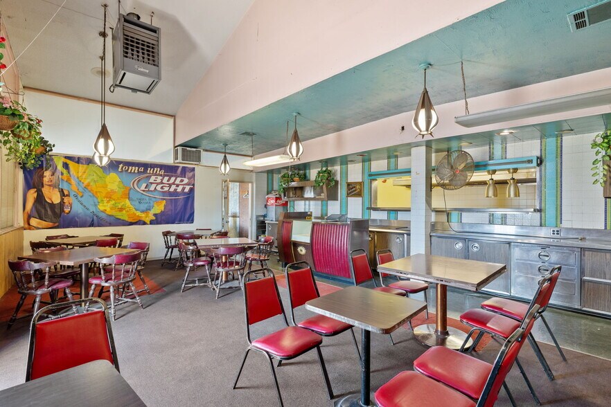 More Photos Of 276 Union Ave, Bakersfield Religious Facility For Sale