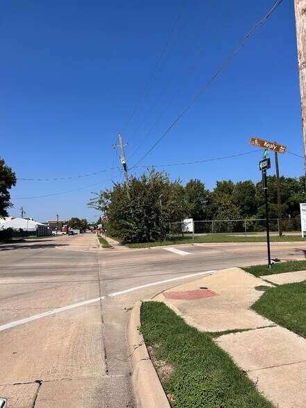 More Photos Of 201 N Kealy St, Lewisville Land For Sale