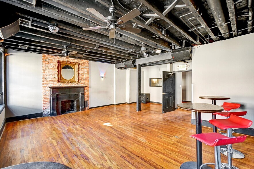 More Photos Of 15 E Centre St, Baltimore Bar For Sale