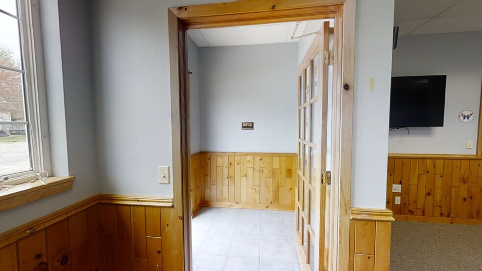 More Photos Of 112-118 S Main St, Medford Office For Sale