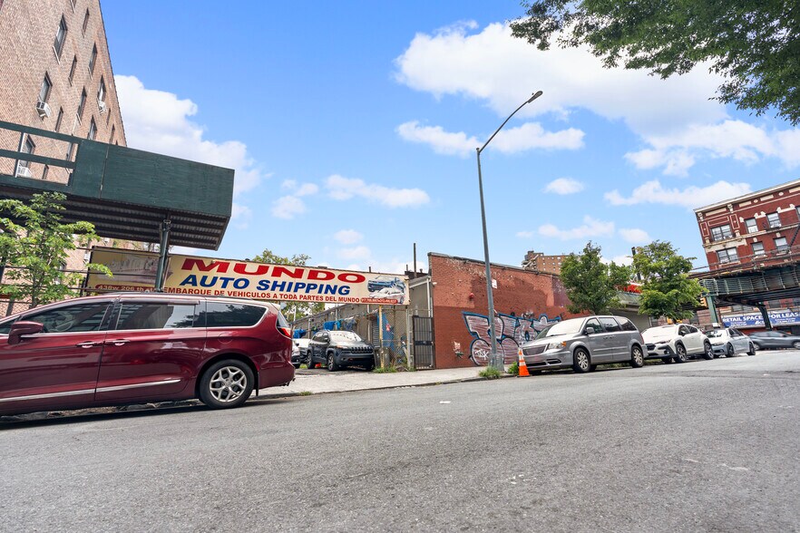 More Photos Of , New York General Retail For Sale