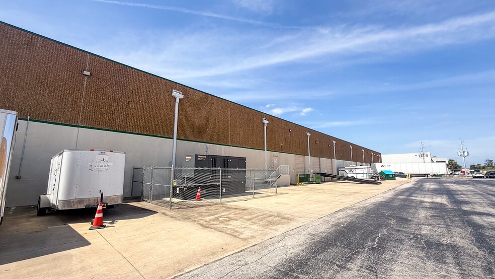 More Photos Of 2400 Sand Lake Rd, Orlando Unknown For Lease