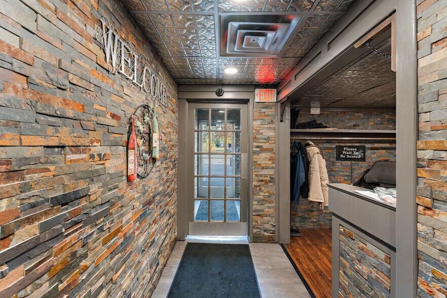 More Photos Of 4305 Portage St NW, Canton Restaurant For Sale