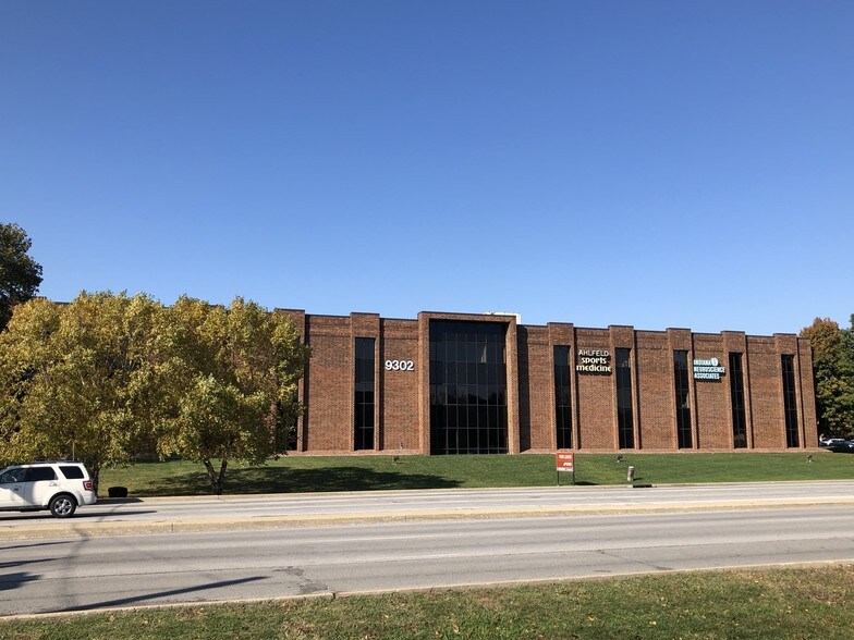 More Photos Of 9302 N Meridian St, Indianapolis Office For Lease