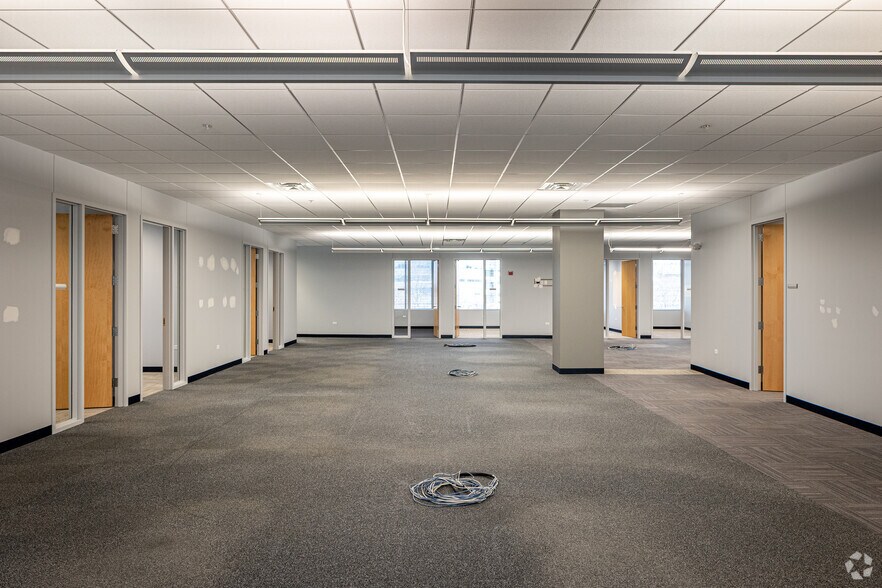 More Photos Of 2601 Patriot Blvd, Glenview Office For Lease