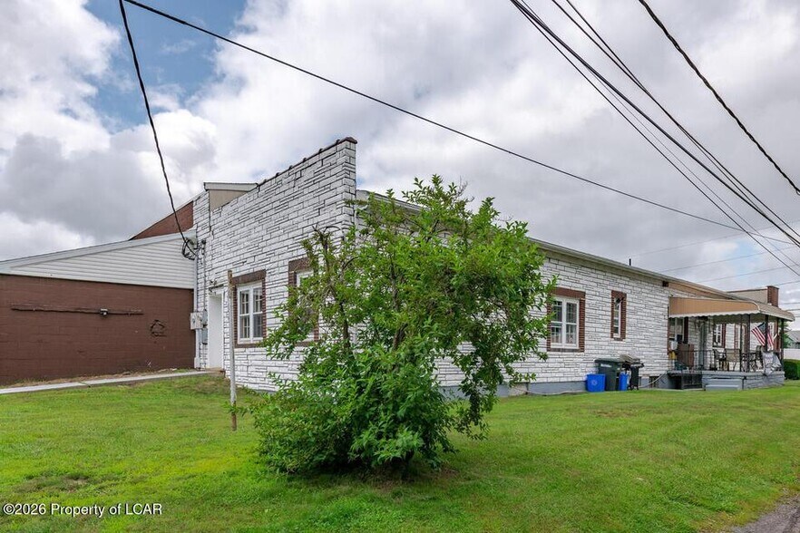 More Photos Of 205 S Poplar St, Hazleton Freestanding For Sale