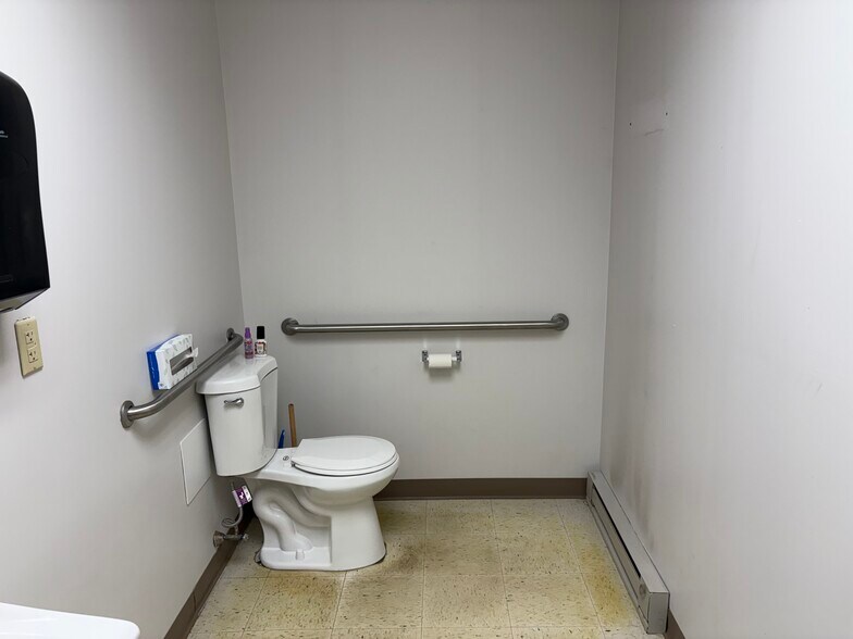 More Photos Of 1629 Union Ave, Natrona Heights Medical For Sale