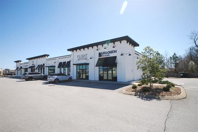 More Photos Of 1348 Union University Dr, Jackson Storefront Retail Office For Lease