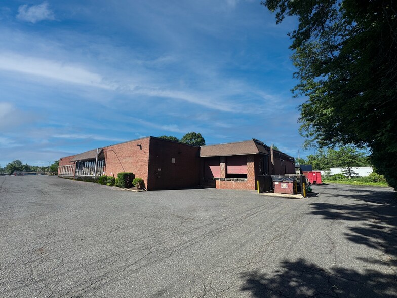 Primary Photo Of 435 N Midland Ave, Saddle Brook Industrial For Lease