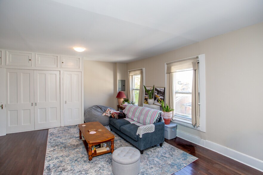 More Photos Of 45 Bridge St, Lambertville Storefront Retail Office For Sale