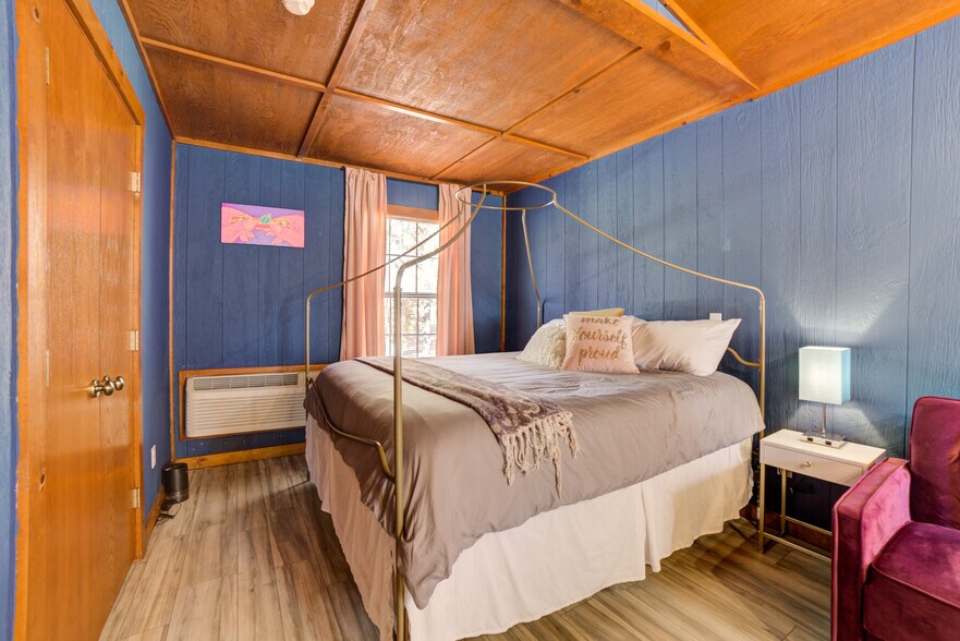 More Photos Of 446724 E 390 Rd, Langley Hotel For Sale