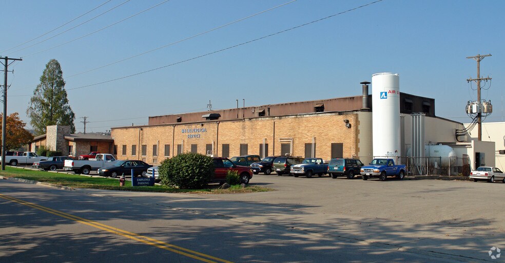 More Photos Of 2681 E River Rd, Dayton Warehouse For Sale