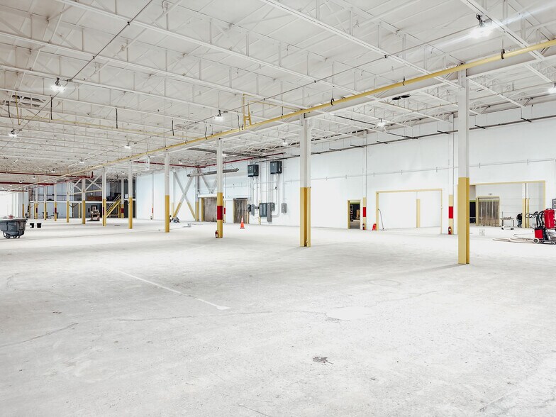 More Photos Of 141 Innovation Dr, Duncansville Warehouse For Lease