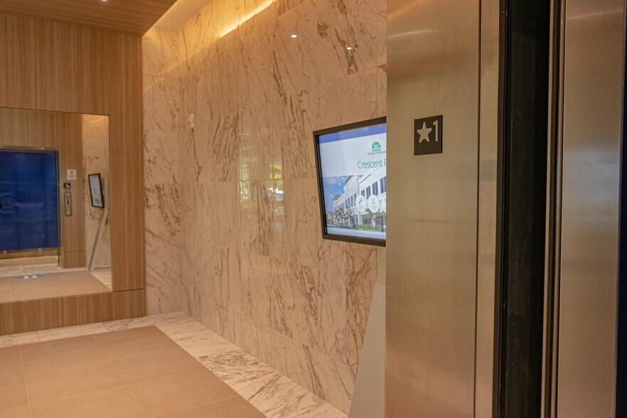 More Photos Of 15121-15175 NW 67th Ave, Miami Lakes Office For Lease