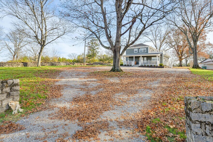 More Photos Of , Lewisburg Specialty For Sale