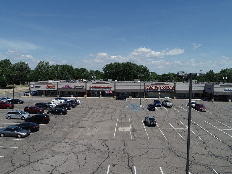 More Photos Of 3390-3520 West Rd, Trenton Storefront For Lease