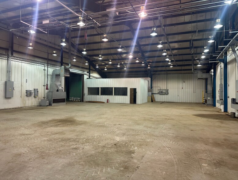 More Photos Of 1102 Highway 96, Fayette Warehouse For Lease
