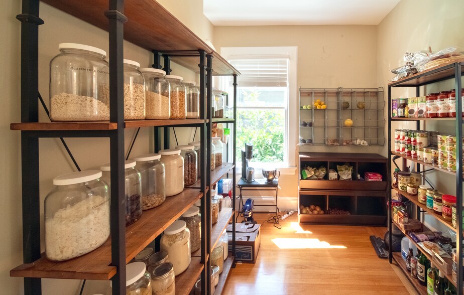 More Photos Of 435 Vernon St, Oakland Specialty For Sale