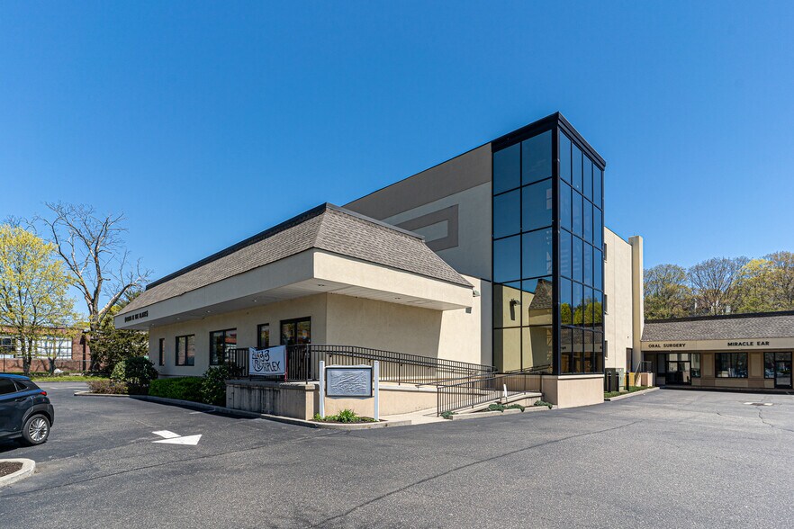 More Photos Of 346 Main Ave, Norwalk Restaurant For Lease