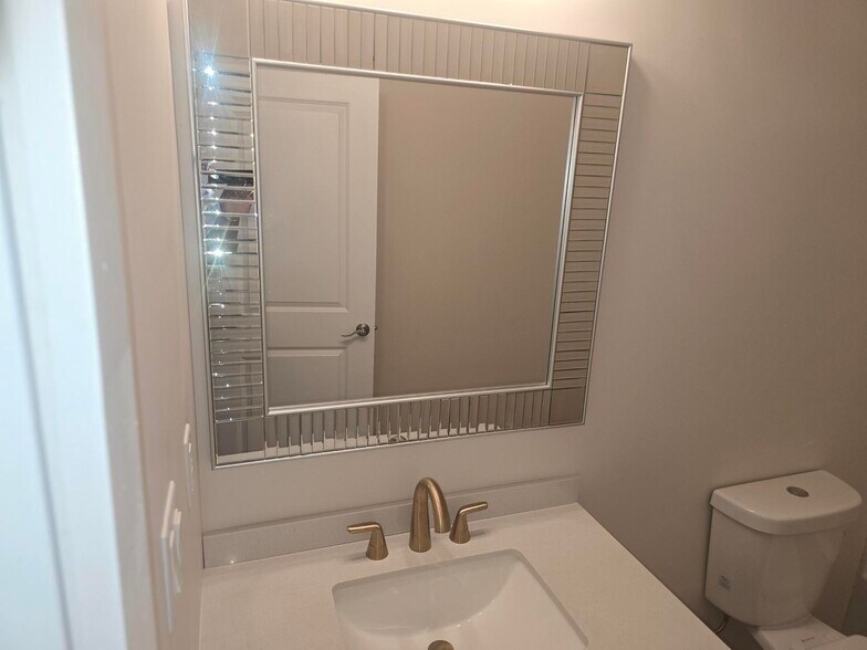 More Photos Of 2122 N Pine St, Wilmington Apartments For Sale