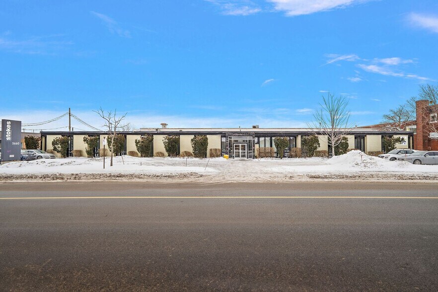 More Photos Of 5660 Rue Ferrier, Mont-Royal Distribution For Lease