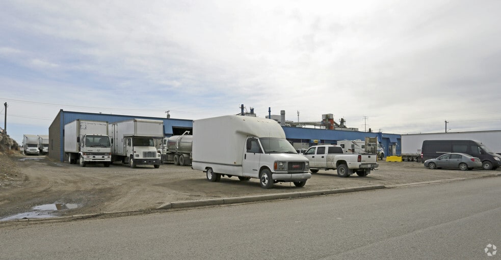 More Photos Of 4150 14A St SE, Calgary Warehouse For Lease
