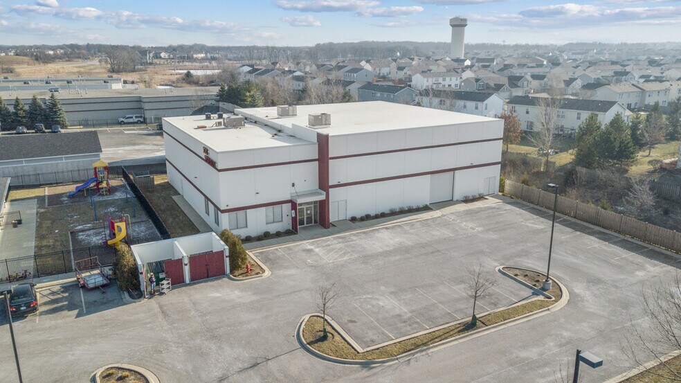 More Photos Of 26705 W Commerce Dr, Volo Health Club For Lease