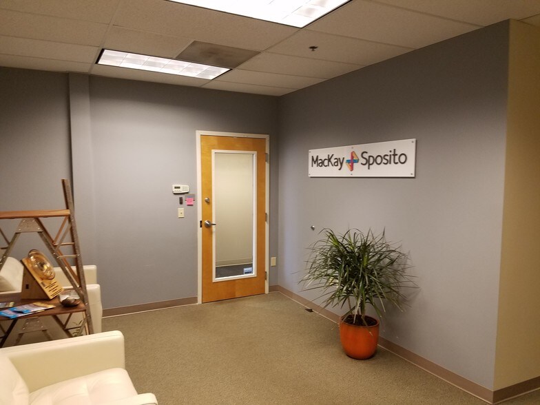 More Photos Of 7200 NE 41st St, Vancouver Office For Lease