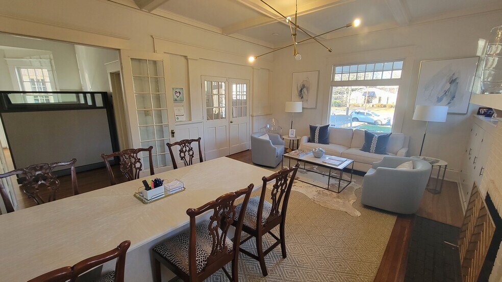 More Photos Of 708 East Blvd, Charlotte Office For Sale