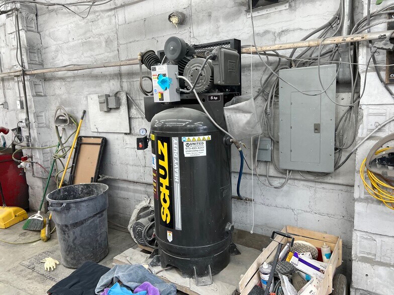 More Photos Of 140 E Saint Georges Ave, Linden Auto Repair For Lease