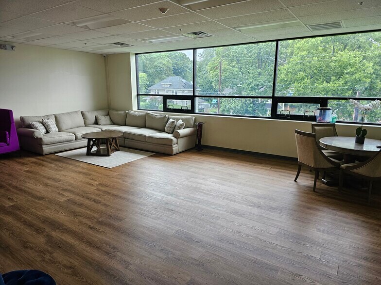 More Photos Of 38 Oakdene Ave, Teaneck Schools For Lease