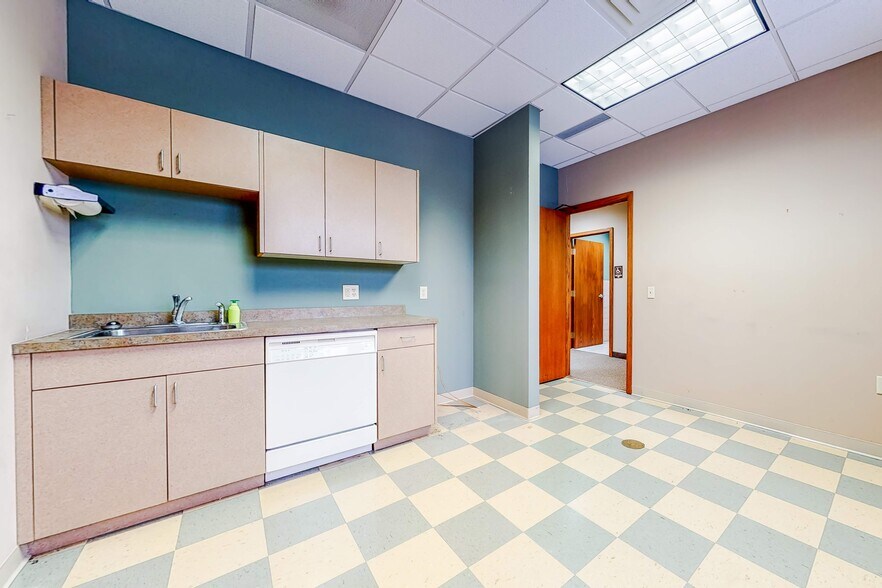 More Photos Of 11175 205th St W, Lakeville Storefront Retail Office For Lease