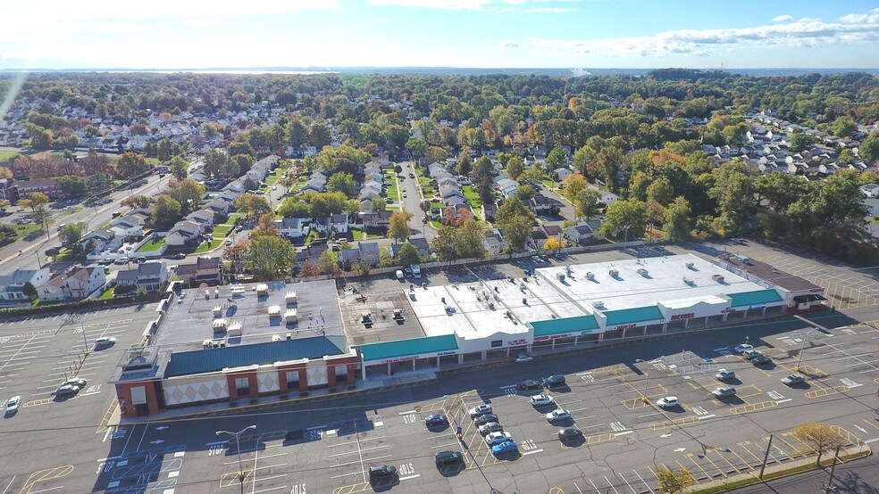 Primary Photo Of 1 Lafayette Rd, Fords General Retail For Lease