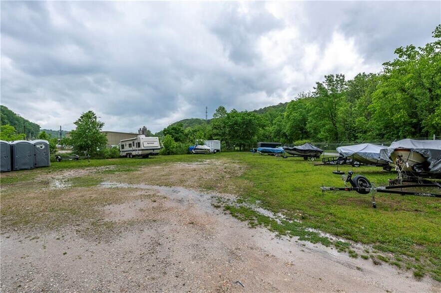 More Photos Of 450 Pinion Dr, Bella Vista Self Storage For Sale