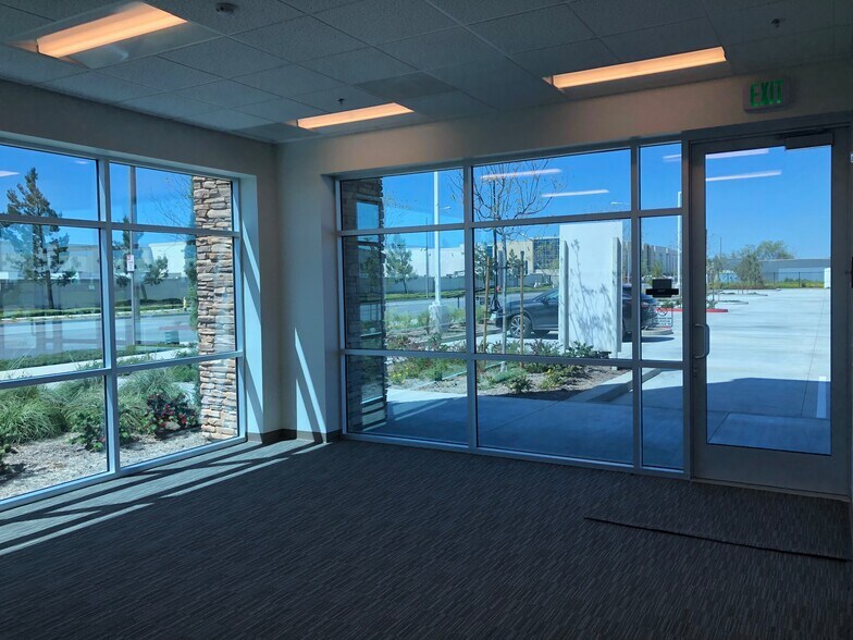 More Photos Of 212 Markham St, Perris Warehouse For Lease