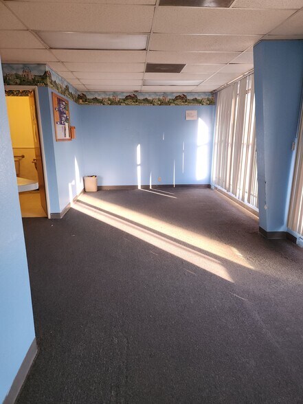 More Photos Of 1619 Cecil Ave, Delano Medical For Lease