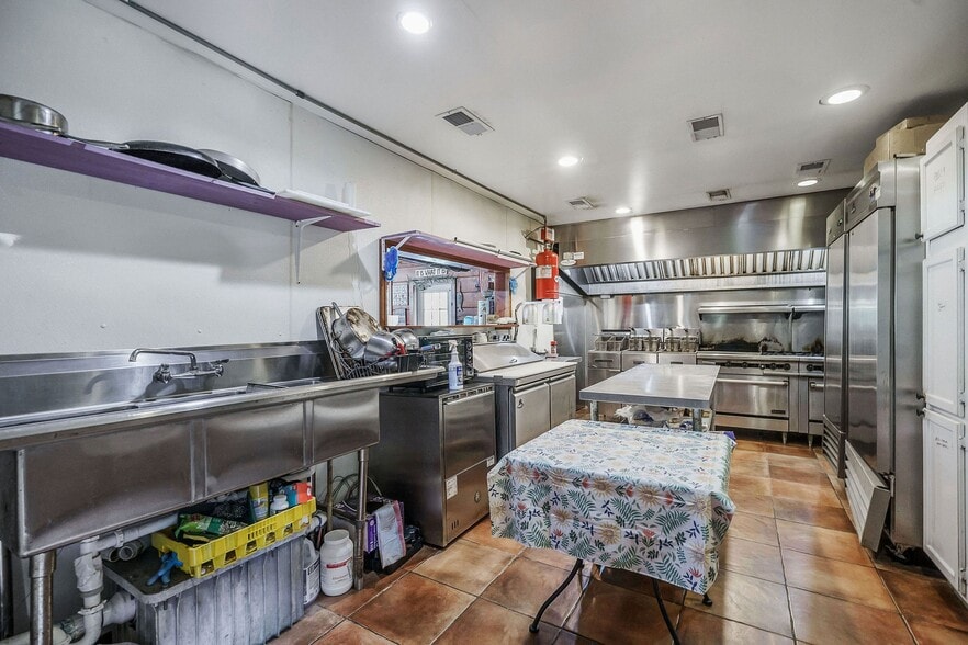 More Photos Of 1967 Rock Island Rd, Rock Island Marina For Sale