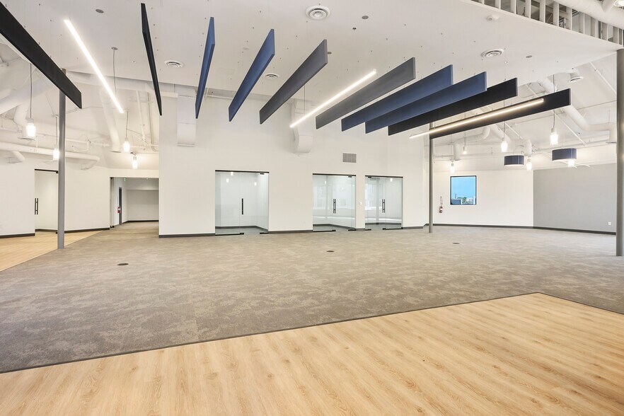 More Photos Of 3900-3910 Paradise Rd, Las Vegas Storefront Retail Office For Lease