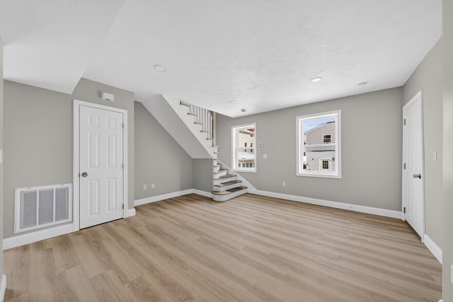 More Photos Of 165 Grant St, Fall River Apartments For Sale