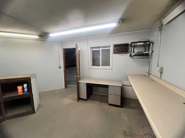 More Photos Of 3201 Beale St, Rapid City Warehouse For Lease