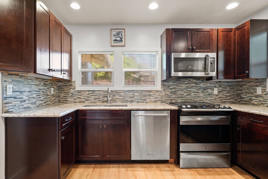 More Photos Of 420 Capitola Road Ext, Santa Cruz Apartments For Sale