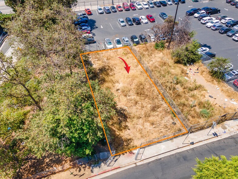 More Photos Of 1014 Bartlett St, Los Angeles Land For Sale