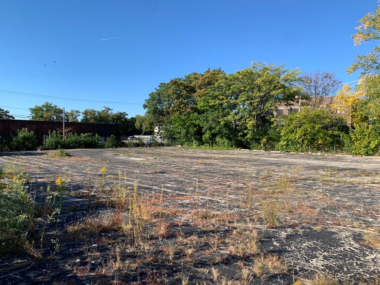 More Photos Of 2203 W Michigan St, Milwaukee Manufacturing For Sale