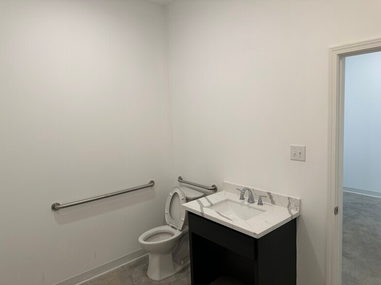 More Photos Of 18901 Ashley Rd, Houston Unknown For Lease