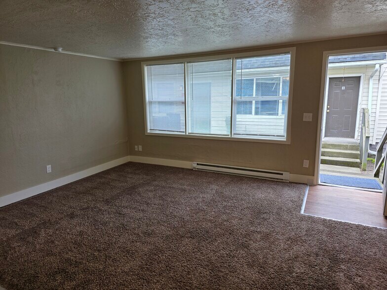 More Photos Of 255 Beech St, Longview Apartments For Sale