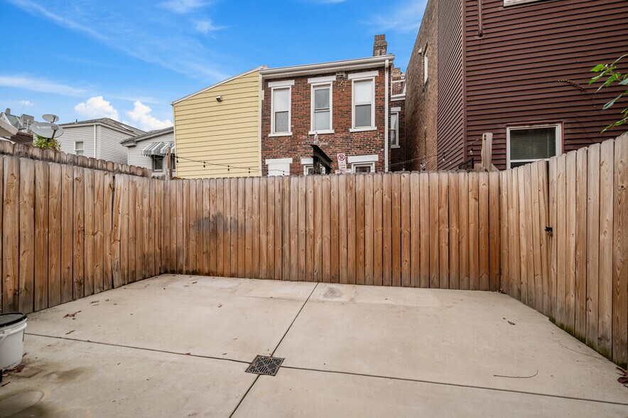 More Photos Of 117 S 16th St, Pittsburgh Storefront Retail Residential For Sale