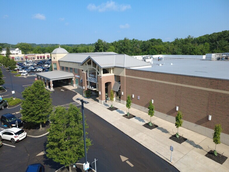 More Photos Of 8263-8383 Chippewa Rd, Brecksville Unknown For Lease