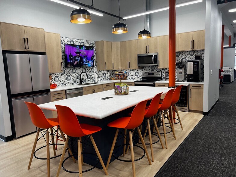 More Photos Of 119 E Main St, Marshalltown Coworking Space