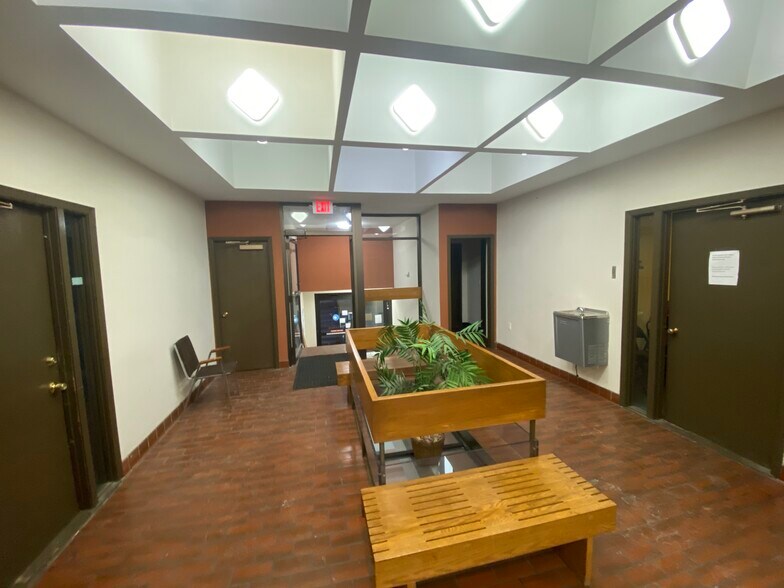 More Photos Of 2949 Elmwood Ave, Buffalo Medical For Lease