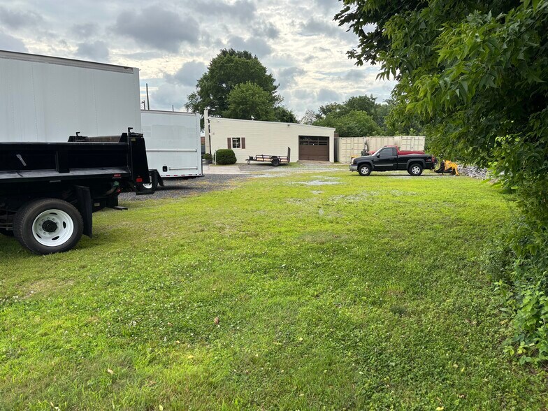 More Photos Of 114 Columbia Ave, Willimantic Auto Repair For Lease